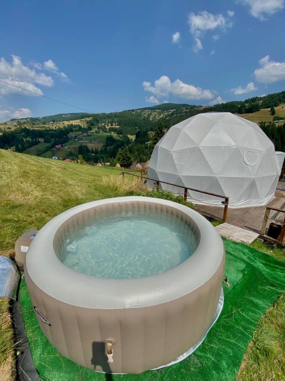 Luxury tent Wildglampingarieseni Arieseni