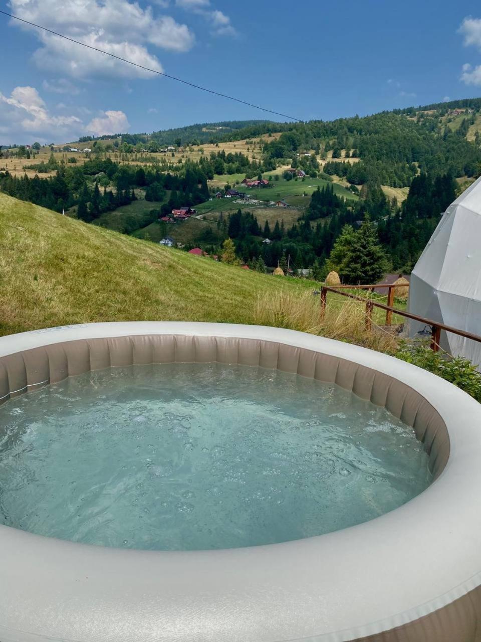 Luxury tent Wildglampingarieseni Arieseni